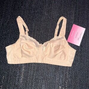 Exquisite Form Women's Wire-Free T-Shirt Bra Beige 38B Lace Trim